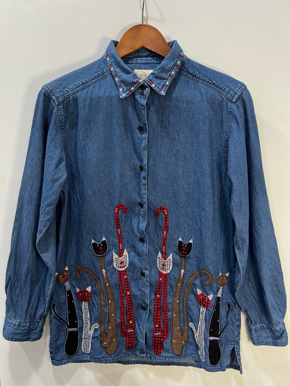 Vintage 1990 Bobby Brooks Cat Appliqué Denim Button Down, Embroidered Detail.
